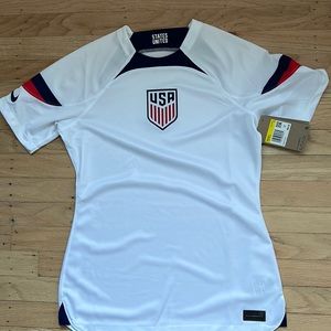 USA Women’s Soccer Jersey - Small Slim Fit